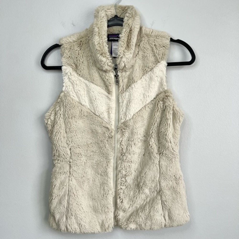 Patagonia Size XS • Tan Pelage Full Zip Fleece Vest.